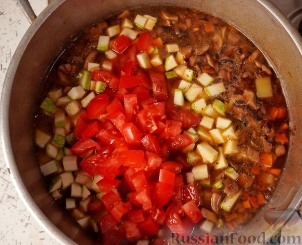 Суп из кабачков с грибами и кукурузой