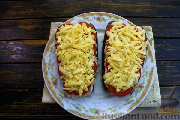 Баклажаны с куриным фаршем, помидорами и сыром (в микроволновке)