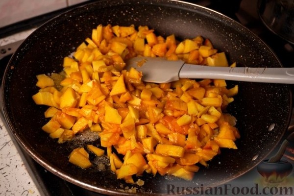 Сарагли с заварным кремом и персиками