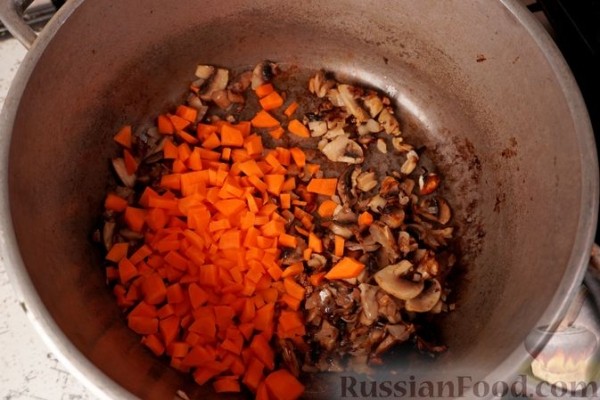Суп из кабачков с грибами и кукурузой