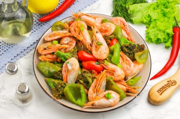 Креветки с овощами