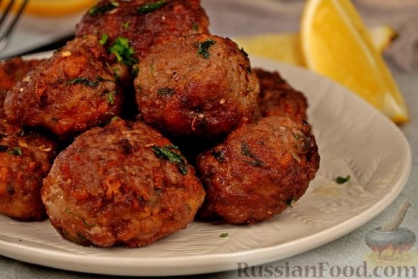 Мясные фрикадельки с сыром и лимоном