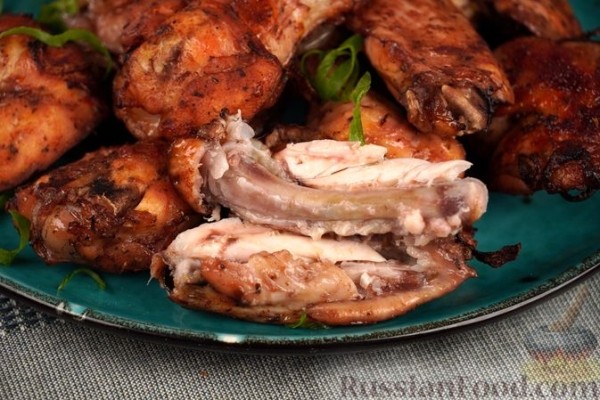 Куриные крылышки, запечённые в красном вине