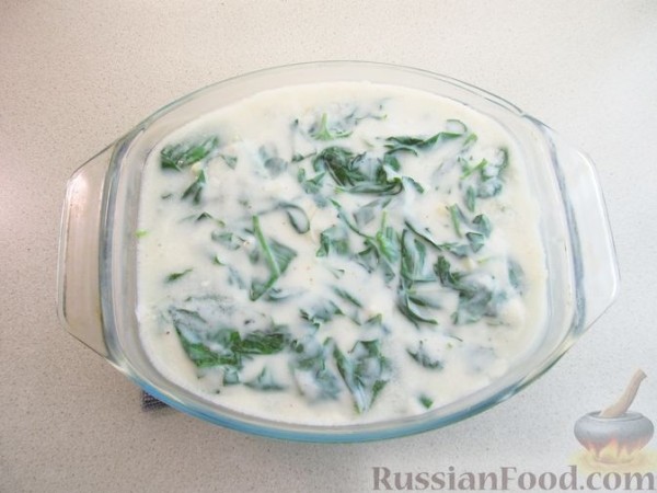 Макароны, запечённые со шпинатом в соусе бешамель