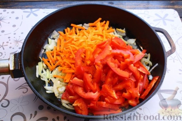 Борщ полтавский с галушками и свиными рёбрышками Борщ полтавский с галушками и свиными рёбрышками