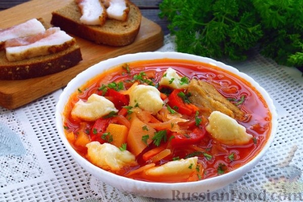 Борщ полтавский с галушками и свиными рёбрышками Борщ полтавский с галушками и свиными рёбрышками