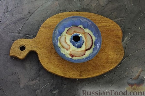 Кекс с нектаринами