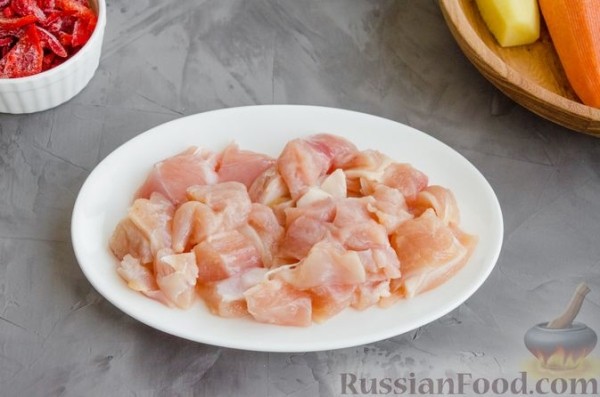 Свекольный суп с куриным филе