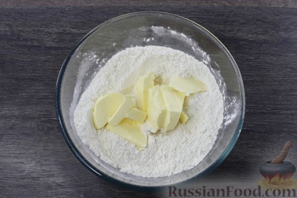 Тарт с творожной начинкой и персиками