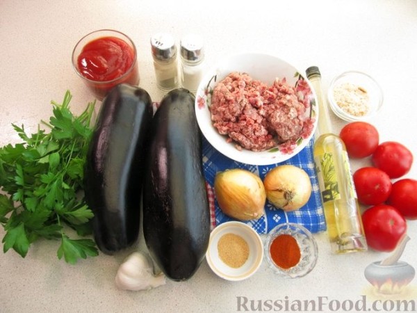 Рулетики из баклажанов с фаршем, запечённые в томатном соусе