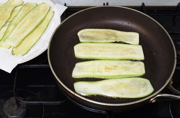 Рулетики из кабачков с сыром