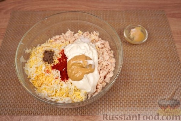 Закусочные слойки с курицей, яйцами и сыром Закусочные слойки с курицей, яйцами и сыром