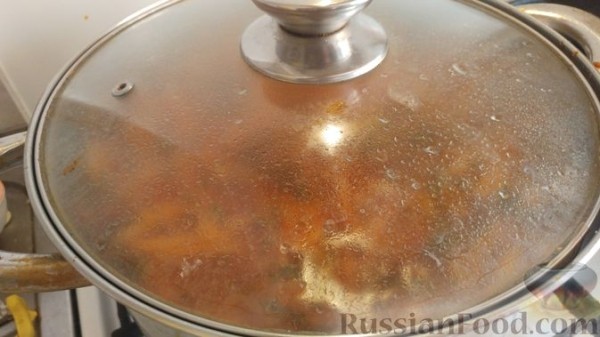 Постный борщ с пекинской капустой, фасолью и черносливом