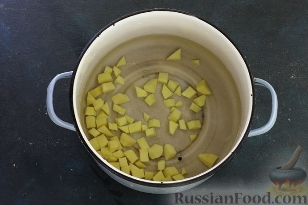 Постный борщ с пекинской капустой и грибами