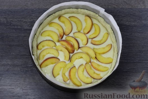 Тарт с творожной начинкой и персиками