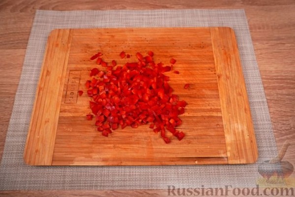 Горячие бутерброды с кукурузой, перцем, томатами и сыром