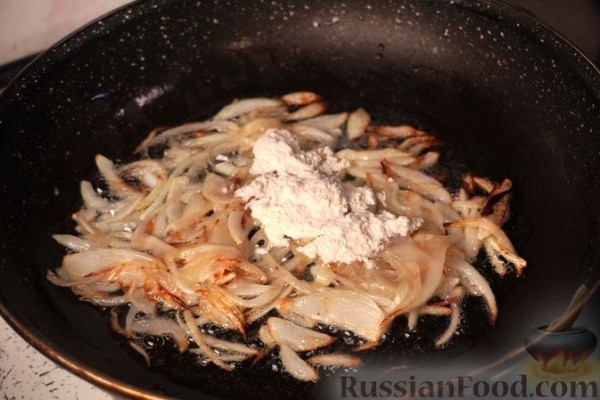 Мясные зразы с огурцами, морковью и беконом