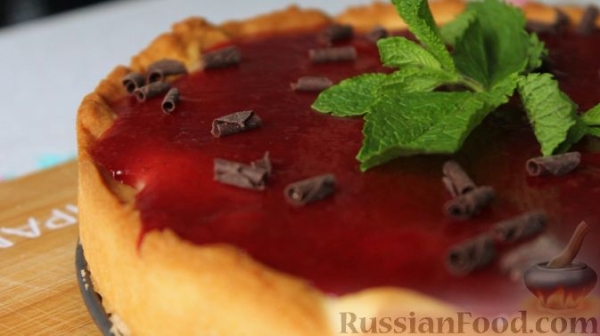 Французский тарт с клубничным пюре