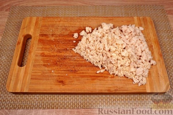 Закусочные слойки с курицей, яйцами и сыром Закусочные слойки с курицей, яйцами и сыром