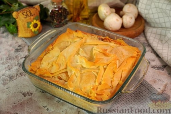 Манитаропита (грибной пирог с фетой и луком)