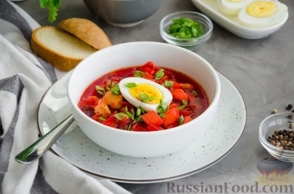 Свекольный суп с куриным филе