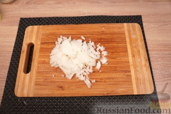 Карп, фаршированный свёклой и яйцами