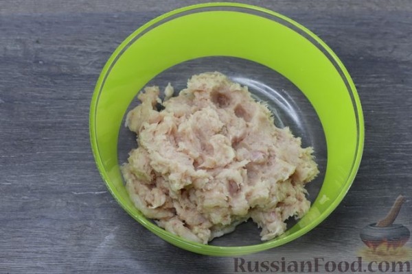Куриные котлеты с помидорами и сыром