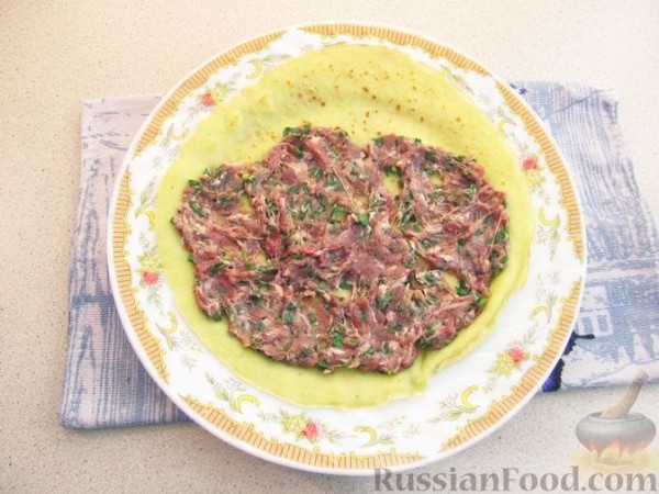 Рулетики из кабачковых блинов с мясным фаршем (в духовке)
