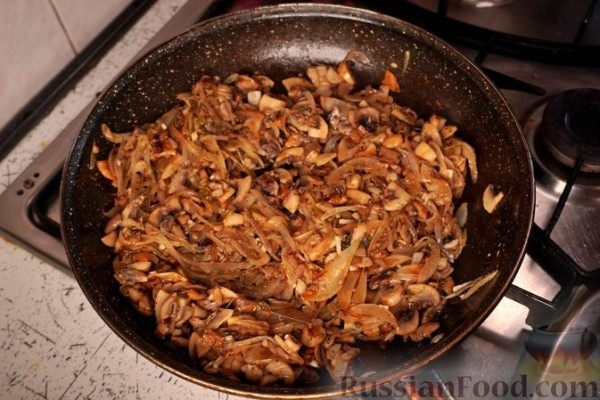 Манитаропита (грибной пирог с фетой и луком)