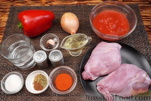 Кролик, томлённый в томатно-винном соусе с паприкой