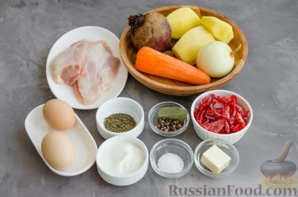 Свекольный суп с куриным филе