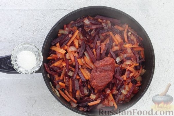 Борщ с говядиной и свекольным отваром