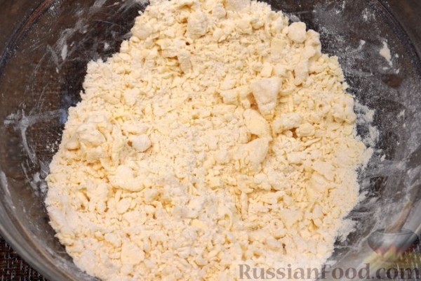 Пирожки-треугольники из рубленого теста на пиве, с курицей