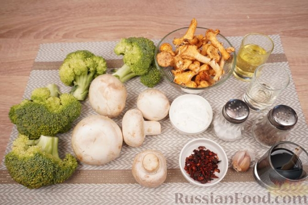 Жареные грибы с брокколи