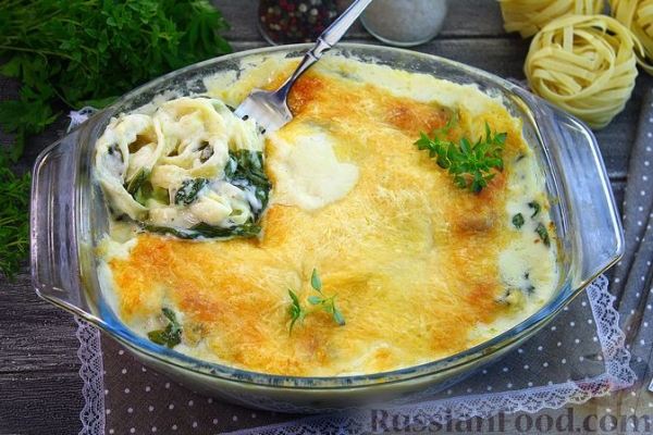 Макароны, запечённые со шпинатом в соусе бешамель