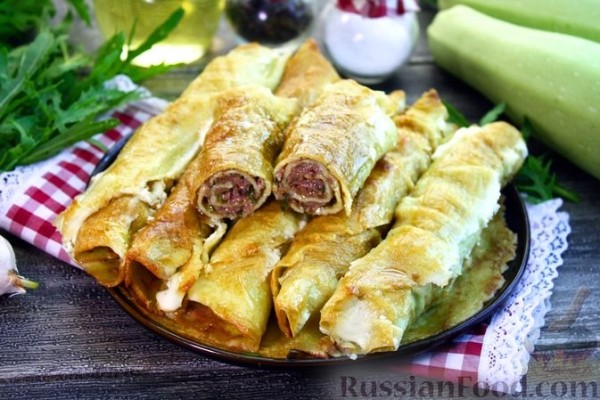 Рулетики из кабачковых блинов с мясным фаршем (в духовке)