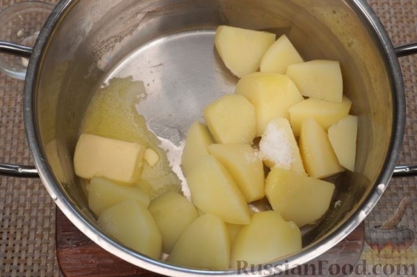 Бездрожжевые пирожки с картофелем, грибами и зеленью (в духовке)