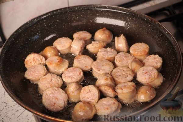 Купаты, тушенные с луком