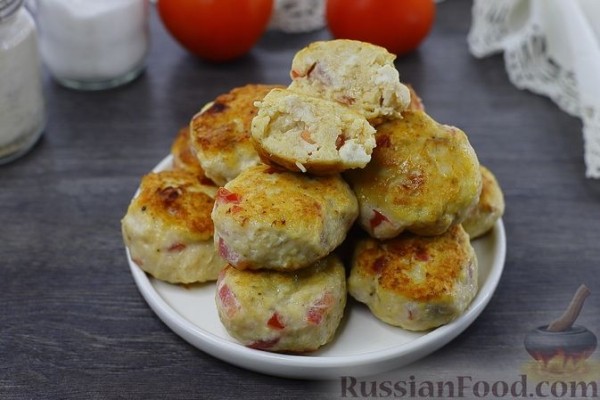 Куриные котлеты с помидорами и сыром