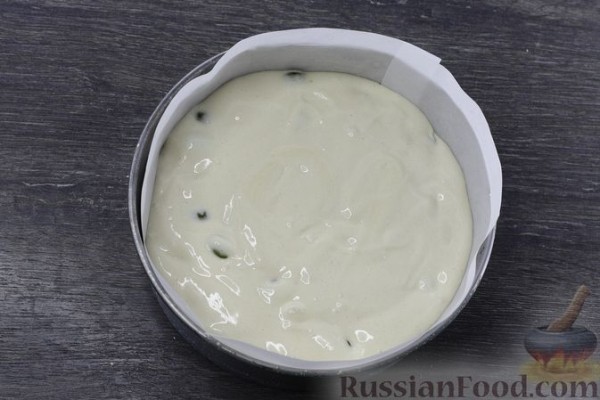 Шарлотка с виноградом