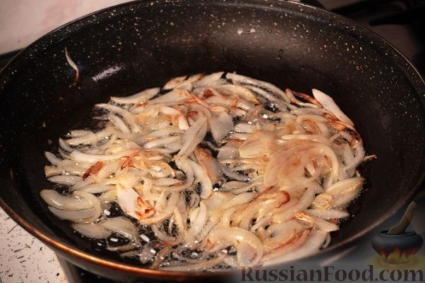 Мясные зразы с огурцами, морковью и беконом