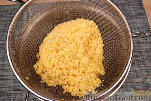 Сарма из свекольной ботвы с рисом и булгуром