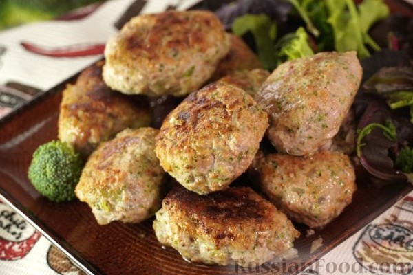 Мясные котлеты с брокколи