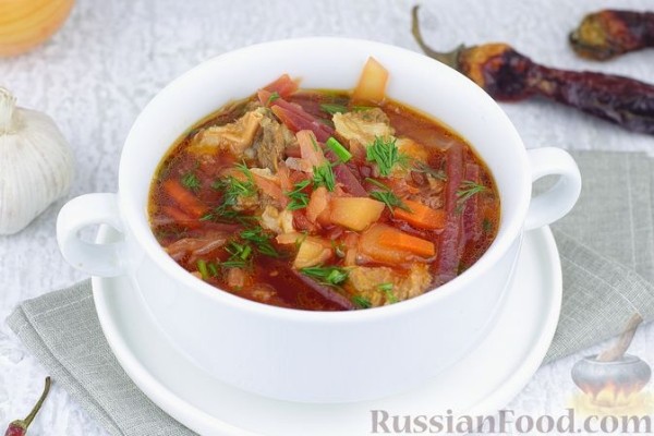 Борщ с говядиной и свекольным отваром