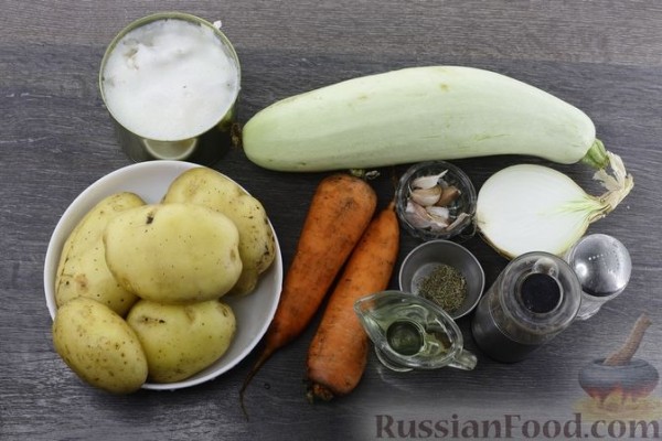 Картофельное рагу с кабачками и тушёнкой