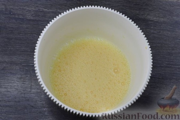 Шарлотка с виноградом
