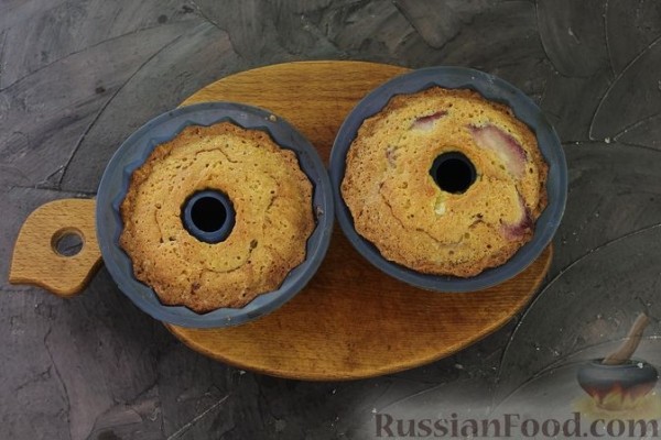 Кекс с нектаринами