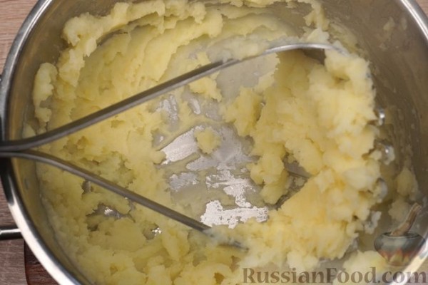 Бездрожжевые пирожки с картофелем, грибами и зеленью (в духовке)