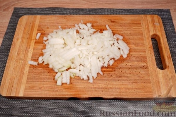 Зразы из куриного фарша с сыром и яйцами