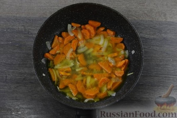 Картофельное рагу с кабачками и тушёнкой